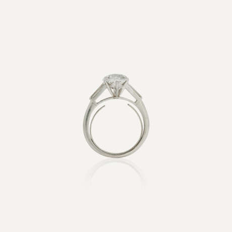 BOUCHERON BAGUE DIAMANT DE 3.96 CARATS ET DIAMANTS - фото 3