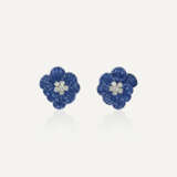 VAN CLEEF & ARPELS BOUCLES D'OREILLES EN SERTI MYSTÉRIEUX 'PAVOT' SAPHIRS ET DIAMANTS - Foto 1