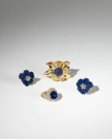 VAN CLEEF & ARPELS BOUCLES D'OREILLES EN SERTI MYSTÉRIEUX 'PAVOT' SAPHIRS ET DIAMANTS - photo 2