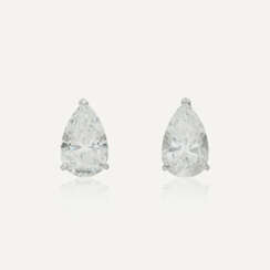 PAIRE DE BOUCLES D'OREILLES DIAMANTS DE 5.05 ET 5.03 CARATS