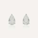 PAIRE DE BOUCLES D'OREILLES DIAMANTS DE 5.05 ET 5.03 CARATS - photo 1