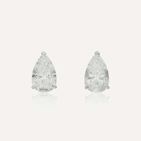 PAIRE DE BOUCLES D'OREILLES DIAMANTS DE 5.05 ET 5.03 CARATS - photo 1