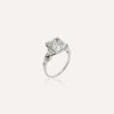 BAGUE DIAMANT DE 4.30 CARATS ET DIAMANTS - photo 2