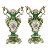 Пара импозантных ваз в стиле неорококо конца 19 века. Porcelain Hand Painted Gilding Neorococo Late 19th century г. - фото 2