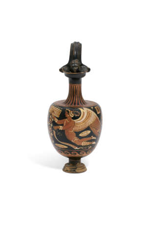 AN APULIAN RED-FIGURED OINOCHOE - photo 1