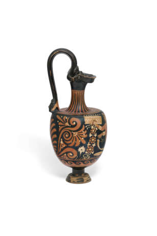 AN APULIAN RED-FIGURED OINOCHOE - photo 4