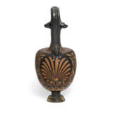 AN APULIAN RED-FIGURED OINOCHOE - photo 5