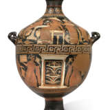 AN APULIAN RED-FIGURED HYDRIA - photo 1