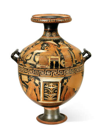 AN APULIAN RED-FIGURED HYDRIA - photo 5