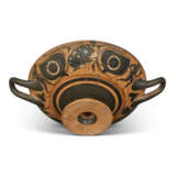 AN ATTIC BLACK-FIGURED EYE-CUP - Foto 3