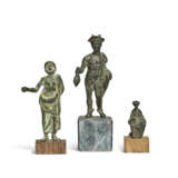 THREE ROMAN BRONZES OF DEITIES - фото 1