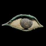 A LARGE PAIR OF EGYPTIAN BRONZE, ALABASTER AND PAINTED LIMESTONE EYES - photo 2