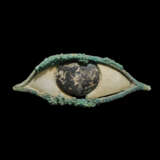 A LARGE PAIR OF EGYPTIAN BRONZE, ALABASTER AND PAINTED LIMESTONE EYES - photo 3