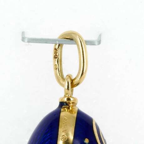 Victor Mayer für Carl Peter Fabergé. Diamond Enamel Pendant - фото 3