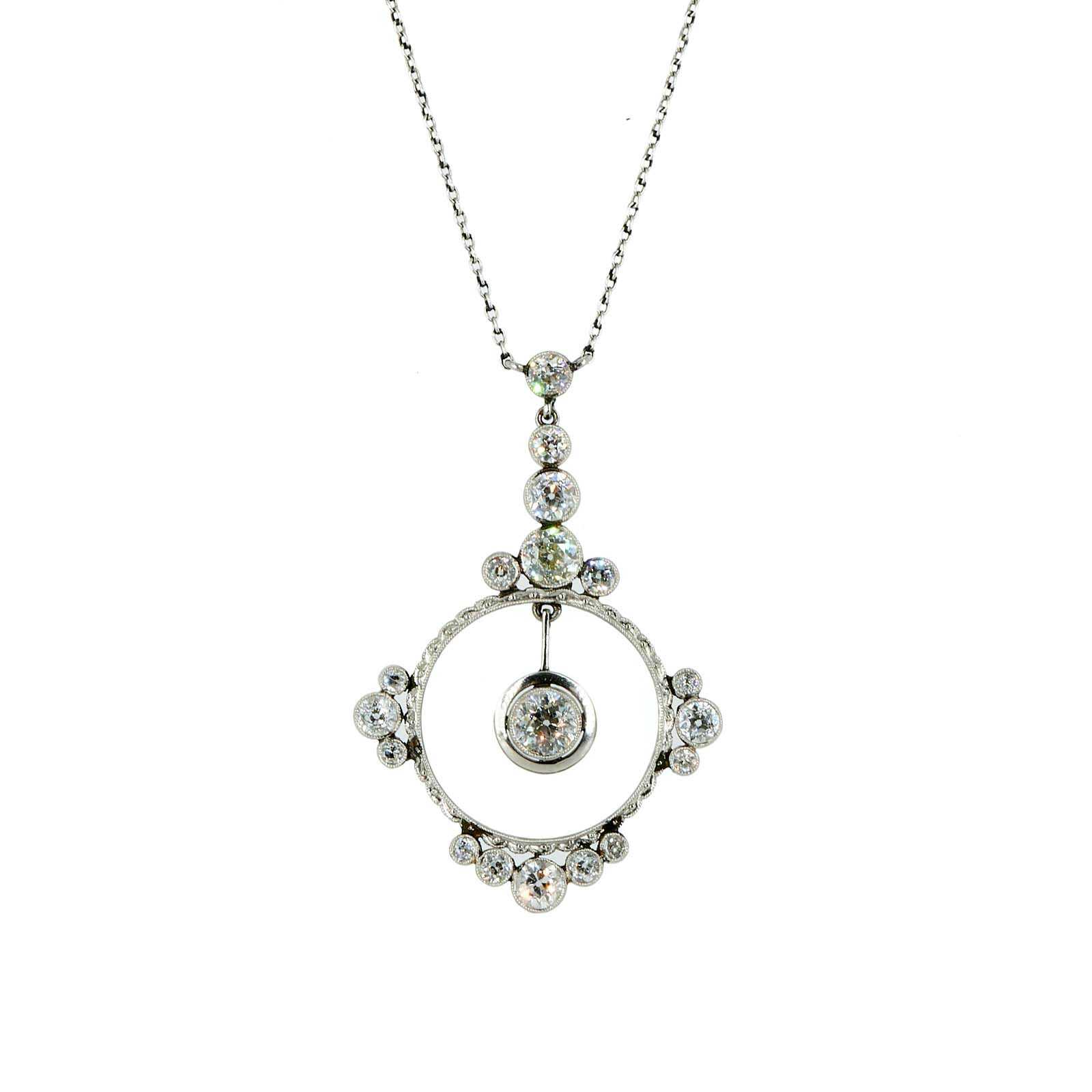 Diamond-Pendant-Necklace