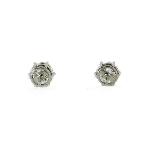 Solitaire Ear Studs - photo 2