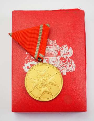 Lettland: Erinnerungskreuz, Ehrenmedaille, 2. Grad, in Gold, im Etui. - Foto 1