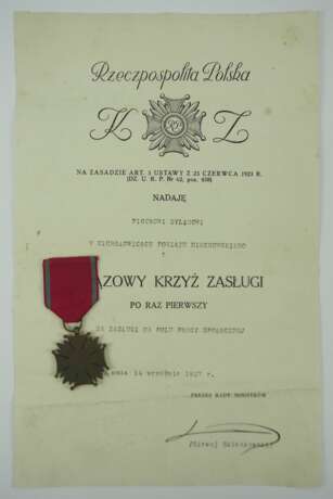 Polen: Orden Polonia Restituta, Bronze Kreuz, mit Urkunde. - photo 2