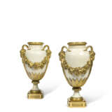 A PAIR OF LOUIS XVI ORMOLU-MOUNTED WHITE MARBLE VASES AND COVERS - photo 1