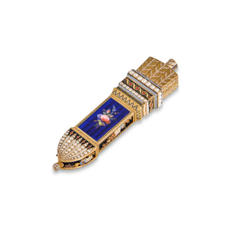 A SWISS GOLD, ENAMEL AND PEARL-SET NECESSAIRE WITH TIMEPIECE FORMED AS A SHEAF OF ARROWS - фото 1