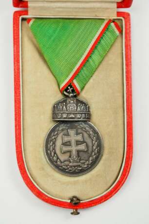 Ungarn: Verdienstorden, Medaille, in Silber, im Etui. - photo 2