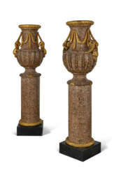 PAIRE DE VASES MONUMENTAUX LOUIS XVI