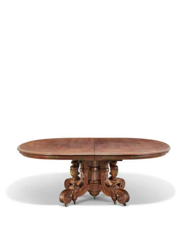 TABLE DE STYLE RENAISSANCE - photo 1