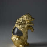 "Orso" | Lost-wax sculpture of the series "Piccoli animali". 1970s. Hand-chiselled and gilded metal, Murano crystal glass egg by Barovier e Toso. Signed with engraving at the base. (h 13.5 cm.) | | Provenance | Private collection, Italy | | Artw - photo 2