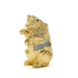 "Orso" | Lost-wax sculpture of the series "Piccoli animali". 1970s. Hand-chiselled and gilded metal, Murano crystal glass egg by Barovier e Toso. Signed with engraving at the base. (h 13.5 cm.) | | Provenance | Private collection, Italy | | Artw - photo 3