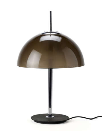 Table lamp model "584/G". Produced by Arteluce, Italy, 1960s/1970s. Metal frame and lacquered base, methacrylate light diffuser. (h 57 cm.; d 35 cm.) (slight defects) | | Literature | M. Romanelli, S. Severi, Gino Sarfatti. Opere scelte 1938-1973, - фото 3