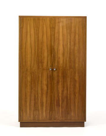 Two-door wardrobe with nickel-plated brass handles. 1935ca. Veneered wood. (115.5x190x56 cm.) (defects and losses) | | Provenance | Casa G, Milan - фото 1