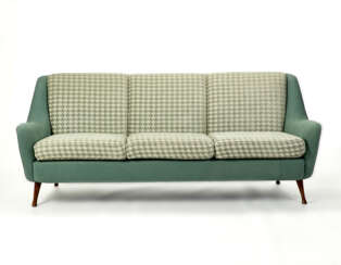(Attributed) | Sofa. 1950s/1960s. Solid wood frame, upholstered in green and white houndstooth fabric. Shaped solid wood legs. (203x80.5x74 cm.) | | Provenance | Private collection, Cantù