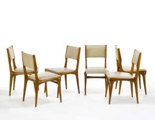 Six chairs model "671". Produced by Cassina, Meda, 1957. Solid wood, white leatherette upholstered seat and back. (45x84.5x56 cm.) (slight defects and restoration) | | Literature | Catalogo Cassina, Meda, s.a. s.p; | per un modello simile: I. de Gu