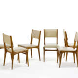 Six chairs model "671". Produced by Cassina, Meda, 1957. Solid wood, white leatherette upholstered seat and back. (45x84.5x56 cm.) (slight defects and restoration) | | Literature | Catalogo Cassina, Meda, s.a. s.p; | per un modello simile: I. de Gu - фото 1