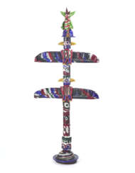 (Attributed) | Polychrome glass paste totem. Probabile esecuzione AVEM, Murano, 1940s. Originally intended for a major American collector, it was inspired by the totems of the Tex Willer comic strip, of which the author was an avid reader. (84x193 c