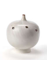 Bulb-shaped vase with small truncated neck of the series 
