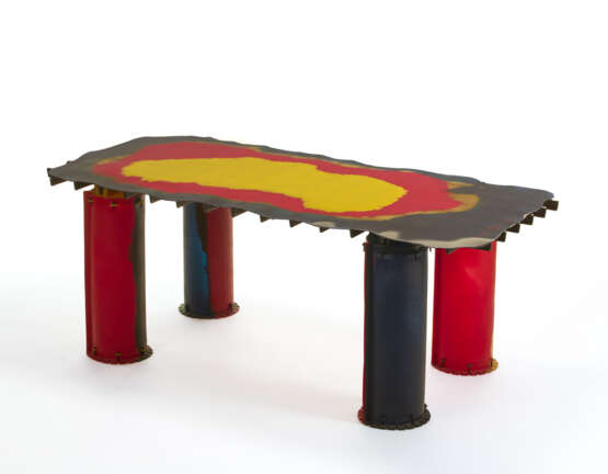 Table of the series "Nobody’s perfect". Produced by Zerodisegno,, 2002. Polychrome resin. Bearing the inscription "31.08.02 Alvaro" and the serial number 055 on the top. (192x72x92 cm.) - Foto 3