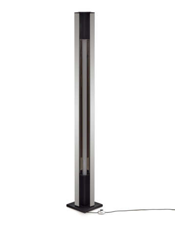 Floor lamp model "Moonlight". Produced by Arredoluce,, 1970s. Adjustable mirrored metal frame. (22x163 cm.) - Foto 4