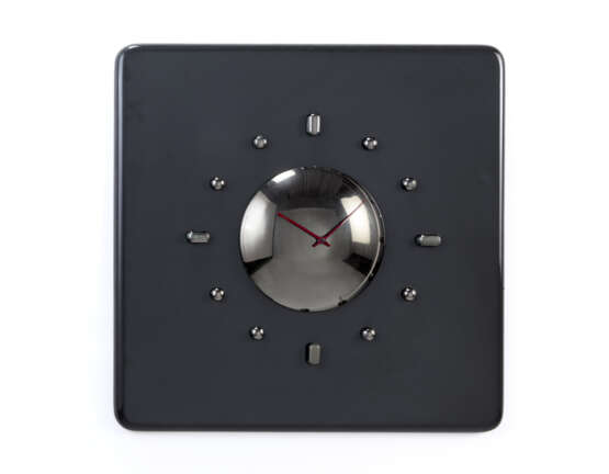 Grey wall clock. Produced by Azucena, Milan, 1975ca. Lacquered wood and metal. (59.5x59.5x2 cm.) (slight defects) - фото 1