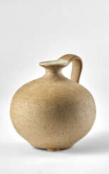 Small enamelled stoneware jug in shades of white. 1970s. Signed under the base "Gambone Italy". (h 12.5 cm.)
