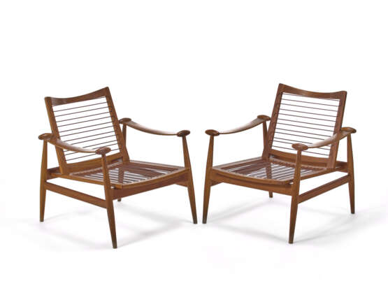 Pair of armchairs model "133". Produced by France & Son,, 1954. Solid teak wood, cushions upholstered in white fabric. Bearing manufacturer's mark at the base of the seat. (74x77x74 cm.) (slight defects) - фото 3