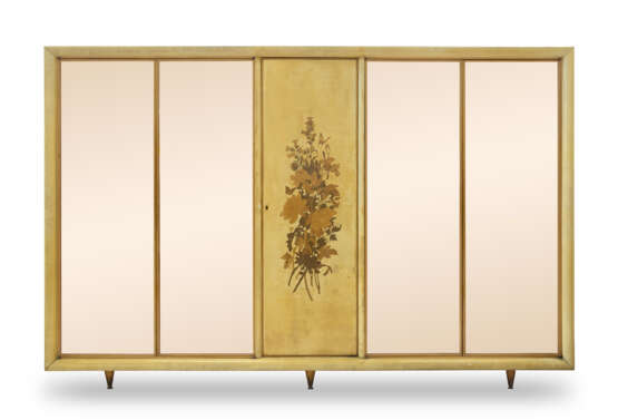 Five-door cabinet. Milan, 1930s. Wooden frame upholstered in parchment, rose-coloured crystal doors decorated with floral motifs inlays. (290x189.5x62.5 cm.) (defects) | | Provenance | Private collection, Milan - photo 2