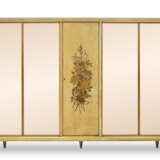 Five-door cabinet. Milan, 1930s. Wooden frame upholstered in parchment, rose-coloured crystal doors decorated with floral motifs inlays. (290x189.5x62.5 cm.) (defects) | | Provenance | Private collection, Milan - фото 2