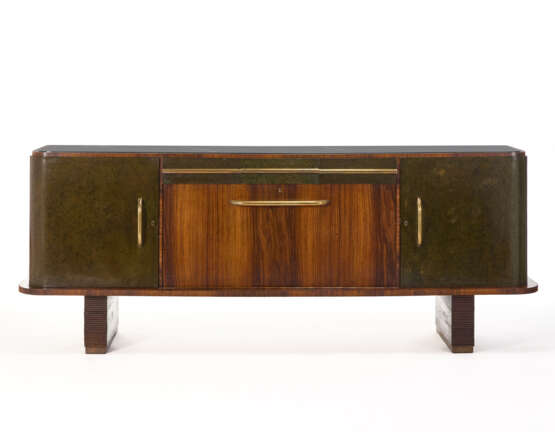 Large sideboard with side doors, a central compartment and an under-shelf drawer. Arredamenti Borsani,, 1930s. Base, top in aniline-painted wood, black opaline top, buxus panelled doors, brass handles. (261.5x101.5x57 cm.) | | Accompanied by a stat - фото 1