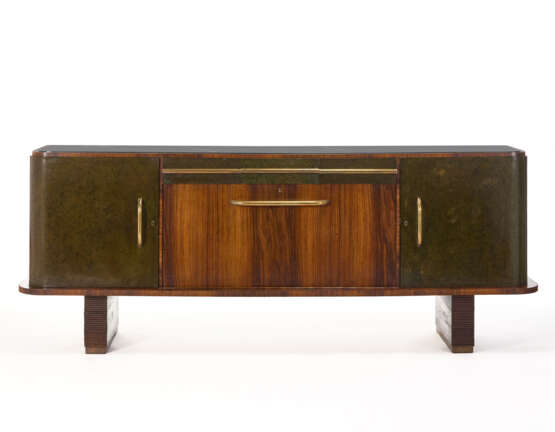 Large sideboard with side doors, a central compartment and an under-shelf drawer. Arredamenti Borsani,, 1930s. Base, top in aniline-painted wood, black opaline top, buxus panelled doors, brass handles. (261.5x101.5x57 cm.) | | Accompanied by a stat - photo 2