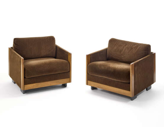 Pair of armchairs model "920". Produced by Cassina, Meda, 1966. Wooden paneled sides and brown velvet cushions. (75x67.5x75 cm.) (defects) | | Provenance | Private collection, Italy - photo 1