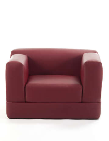 Armchair model "Container". Produced by Rossi di Albizzate, Italy, 1970s. Upholstered in red leather. (102x63.5x74.5 cm.) - Foto 2