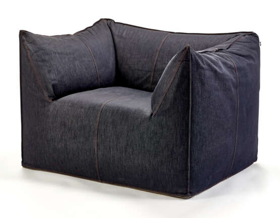 Armchair model "Le Bambole". Produced by B&B, Italy, 1990s. Dark grey 'Denim' fabric upholstery. Fabric label of the manufacture. (99x73.5x76 cm.) - photo 1