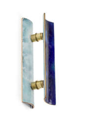 Handle decorated with polychrome enamel in blue tones. 1940s/1950s. Enamelled copper and brass. (h 30 cm.)