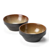 Pair of ceramic bowls painted in black. Execution by Ceramica Arcore,, 1970s. (h 6.4 cm.; d 8.5 cm.) - фото 1